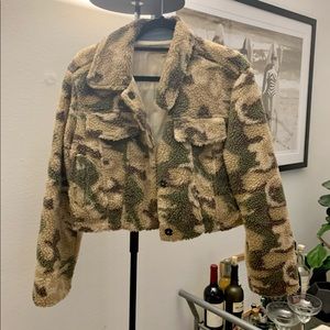 Never been worn semi-cropped Camo Sherpa Jacket